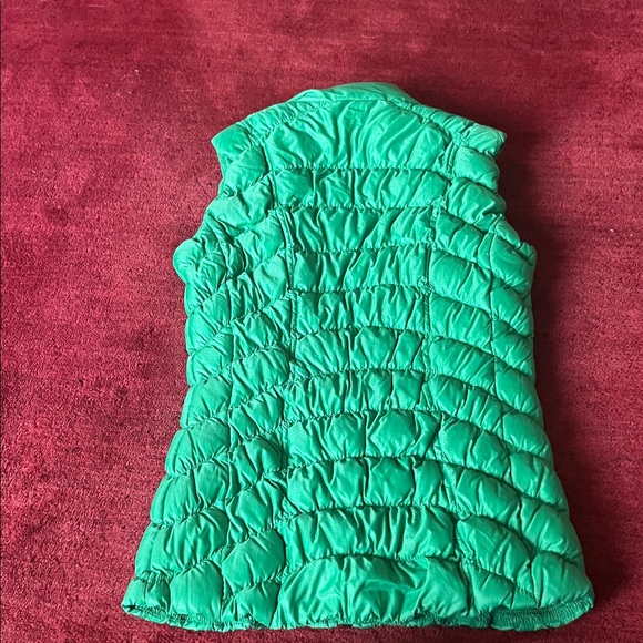 Athleta Downalicious Puffer Vest Goose Down - Picture 4 of 6